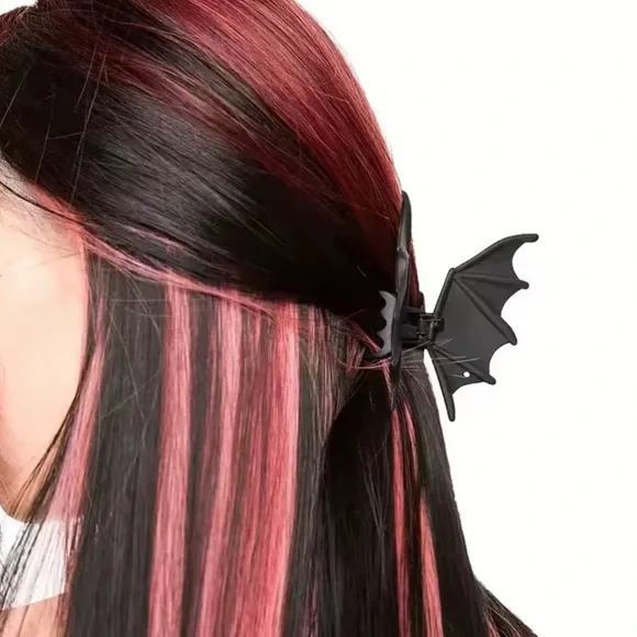 Gothic Black Bat Hair Clip - Picture 6 of 6